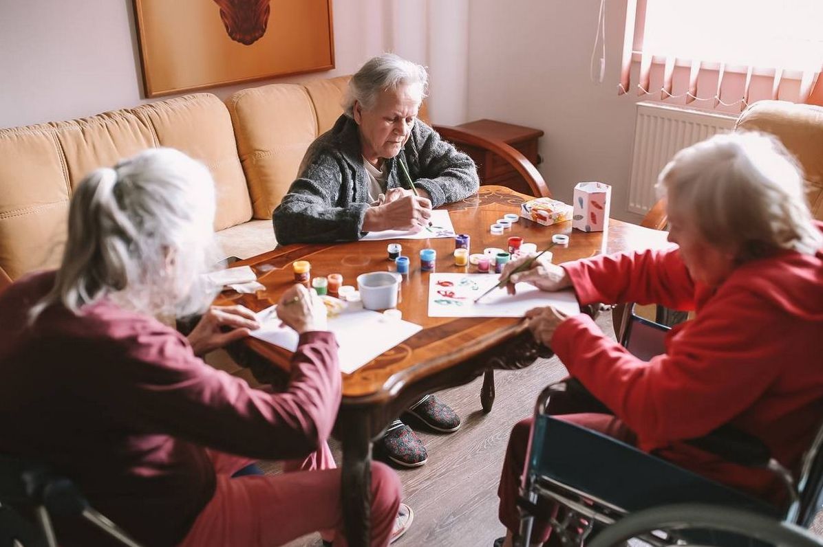 Дом престарелых "Идиллия": Уют и Забота для Ваших Близких